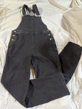 Women’s Bib Overalls  Luvamia Black Size Small 🤍💎
